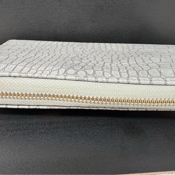Gray Textured Crocodile Embossed Wristlet Wallet - Picture 4 of 5
